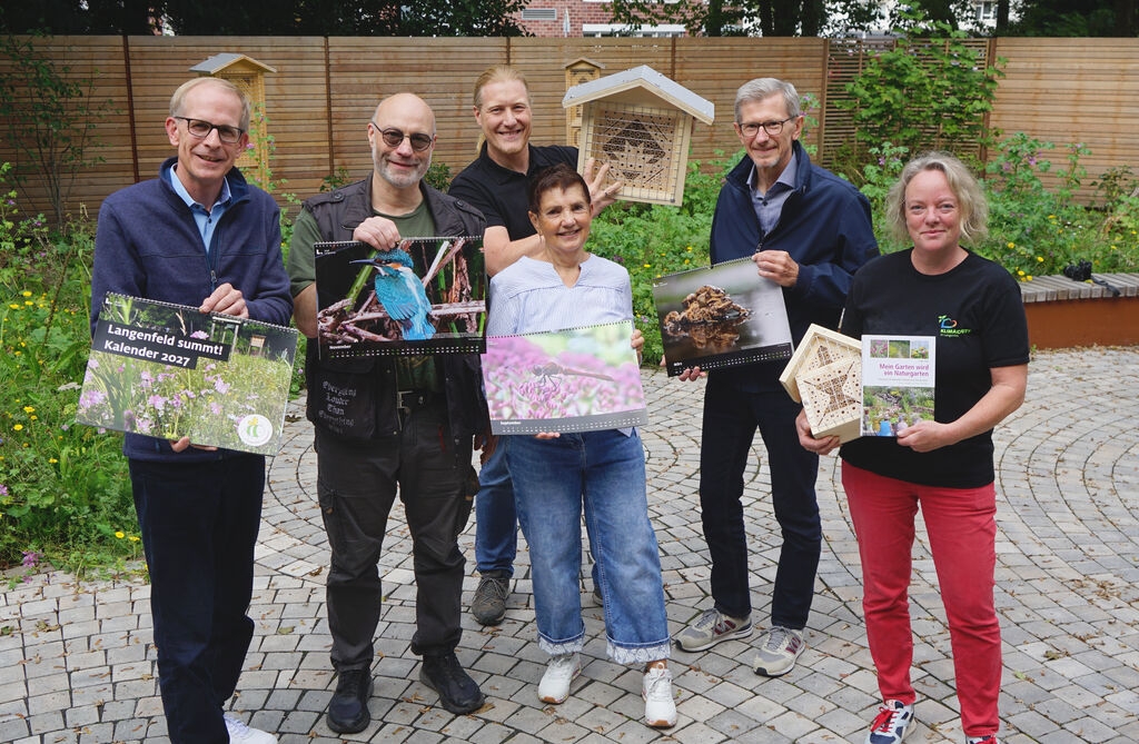 Auf dem Foto sind zu sehen (v.l.): Bürgermeister Gerold Wenzens, Michael Stappers, Jens Hecker, Ursula Jerschke, Christoph Rzitka und Verena Wagner.
