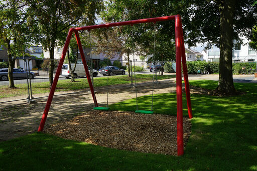 Spielplatz im Volksgarten Spielplatz im Volksgarten